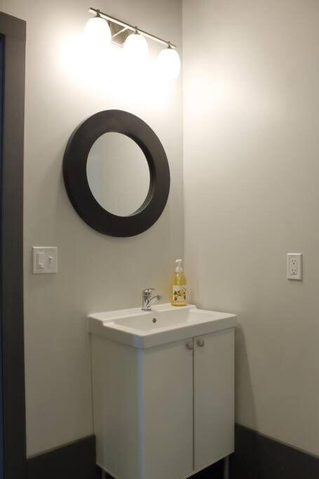 Suite #B, Industrial Styling, Ac Halifax Bagian luar foto