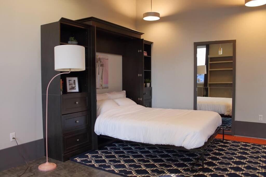 Suite #B, Industrial Styling, Ac Halifax Bagian luar foto