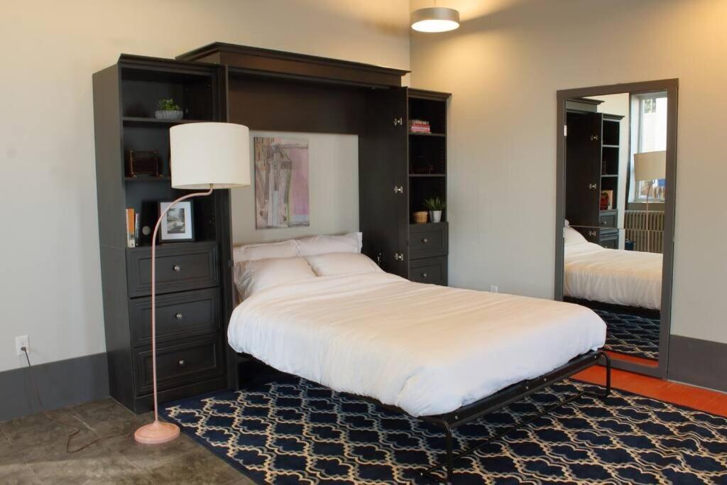 Suite #B, Industrial Styling, Ac Halifax Bagian luar foto