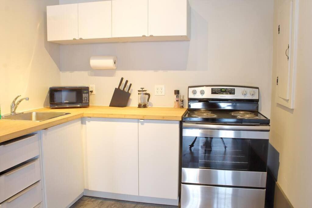 Suite #B, Industrial Styling, Ac Halifax Bagian luar foto