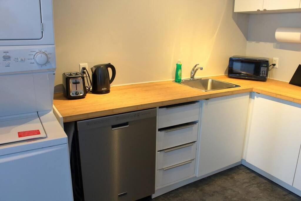 Suite #B, Industrial Styling, Ac Halifax Bagian luar foto